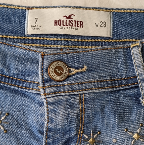 ☀️Hollister EUC Starburst distressed jean shorts 28W Junior 7 blue cutoffs - Picture 8 of 13